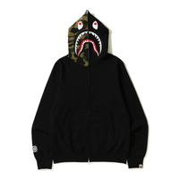 Bape shark color negra con gorro verde