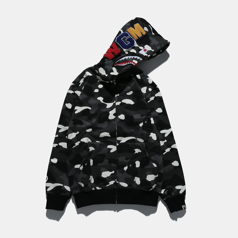 Hoddie Bape Shark negra con manchas blancas